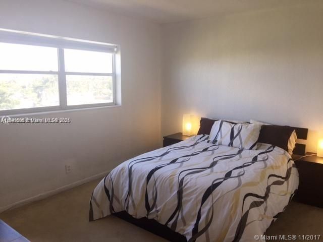 For Sale: $130,000 (1 beds, 1 baths, 597 Square Feet)