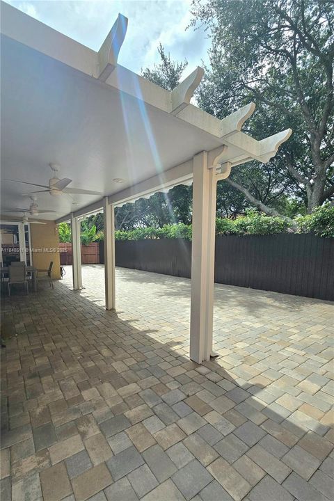 最近租的: $3,500 (4 贝兹, 2 浴室, 2205 平方英尺)