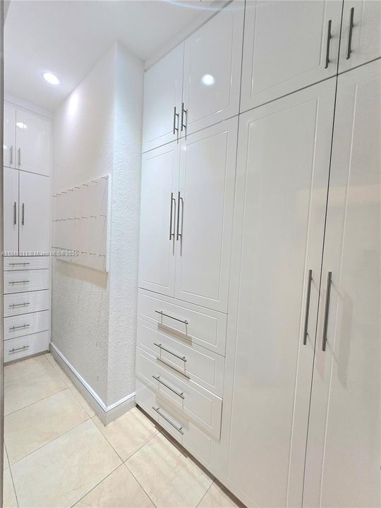 最近租的: $3,500 (4 贝兹, 2 浴室, 2205 平方英尺)