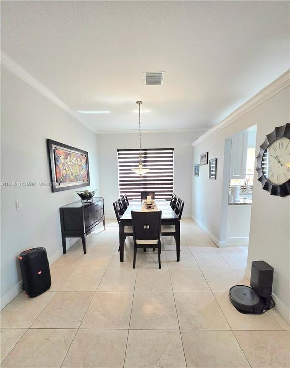 最近租的: $3,500 (4 贝兹, 2 浴室, 2205 平方英尺)