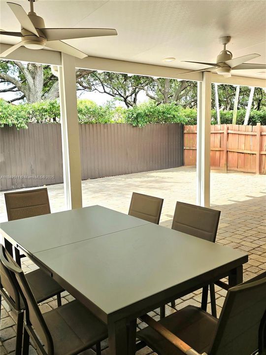 最近租的: $3,500 (4 贝兹, 2 浴室, 2205 平方英尺)