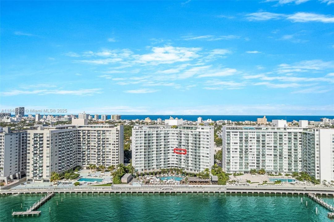 待售: $930,000 (2 贝兹, 2 浴室, 1226 平方英尺)