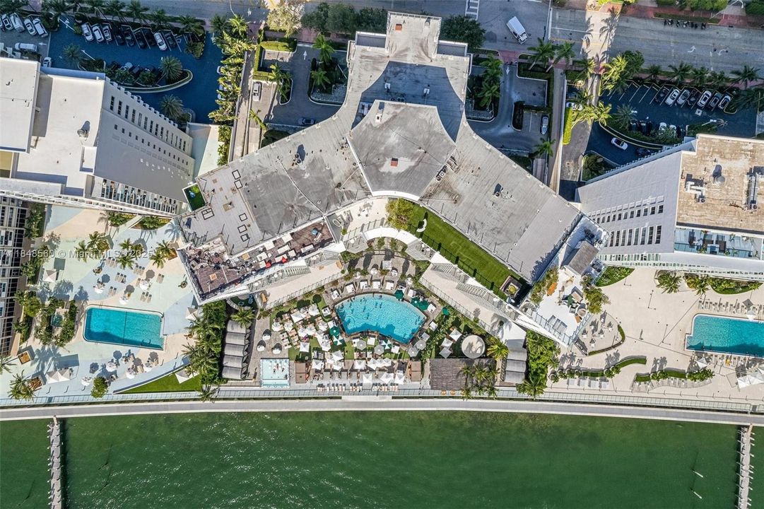 待售: $930,000 (2 贝兹, 2 浴室, 1226 平方英尺)