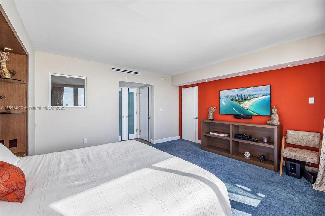 待售: $930,000 (2 贝兹, 2 浴室, 1226 平方英尺)