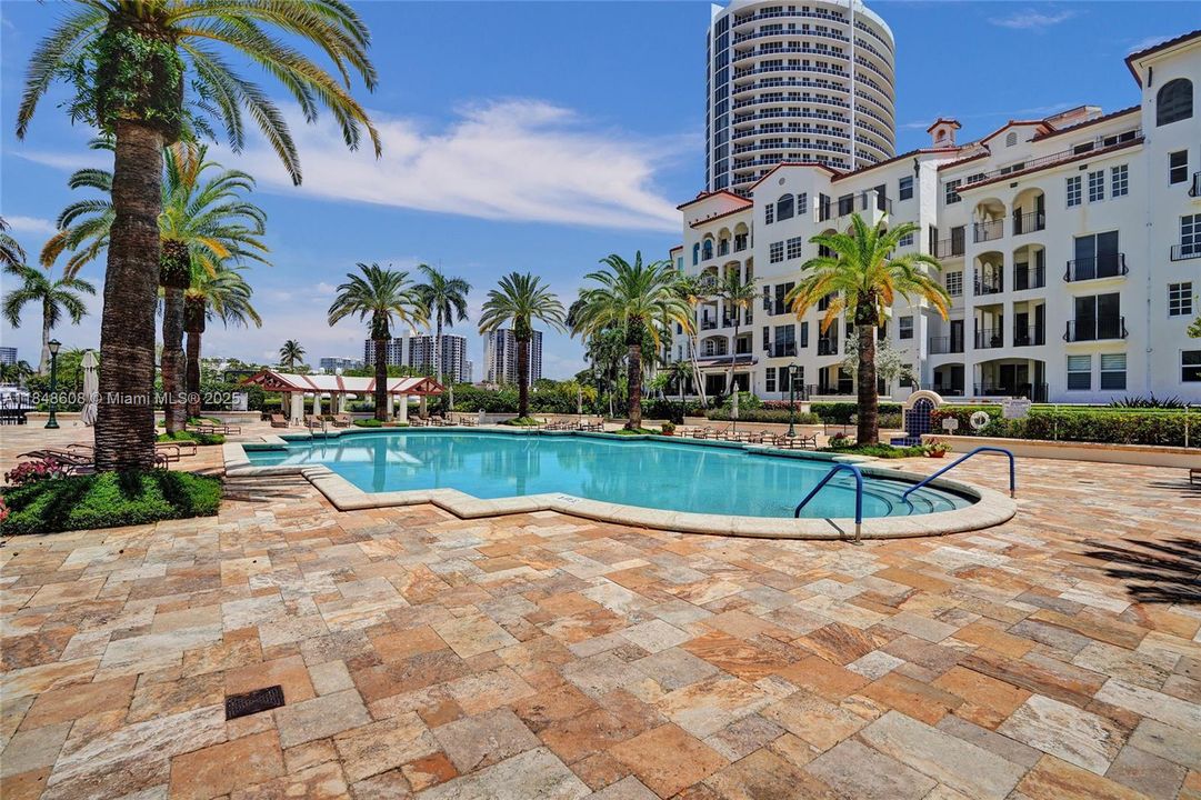 For Sale: $1,200,000 (3 beds, 2 baths, 1945 Square Feet)