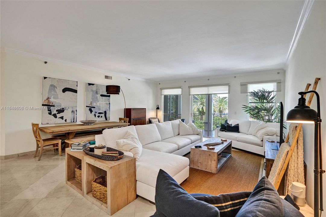 For Sale: $1,200,000 (3 beds, 2 baths, 1945 Square Feet)