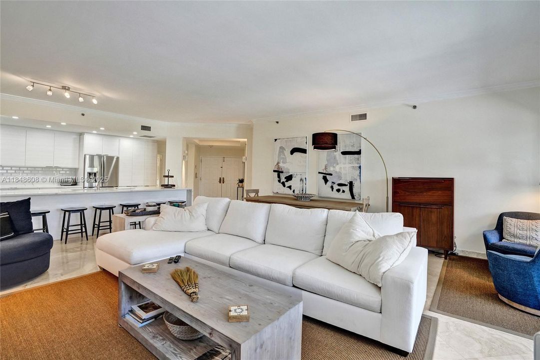 For Sale: $1,200,000 (3 beds, 2 baths, 1945 Square Feet)