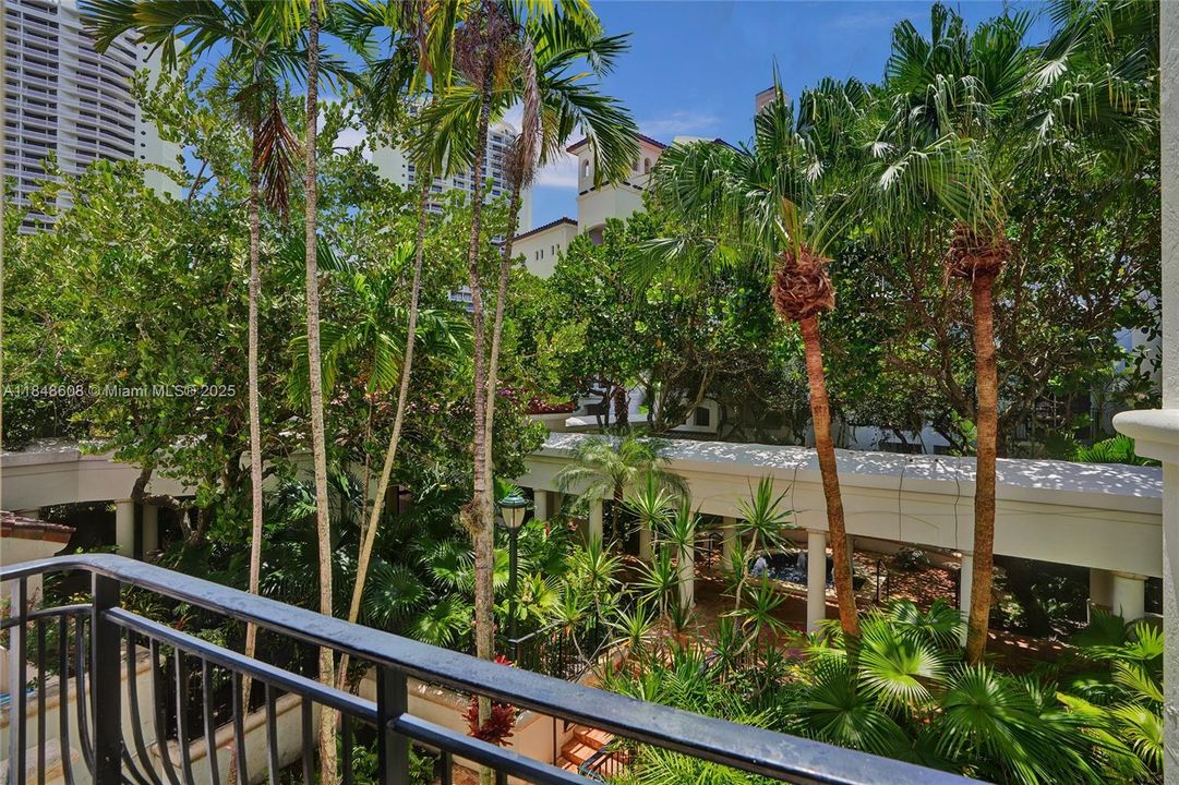 For Sale: $1,200,000 (3 beds, 2 baths, 1945 Square Feet)