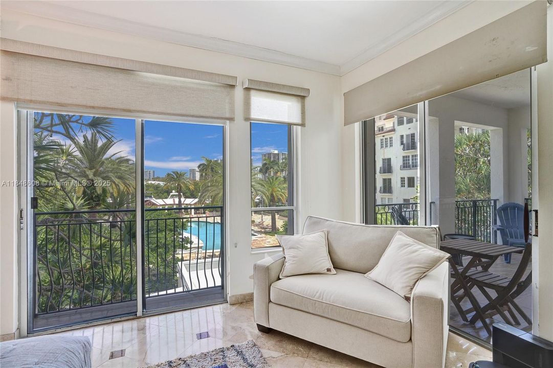 For Sale: $1,200,000 (3 beds, 2 baths, 1945 Square Feet)
