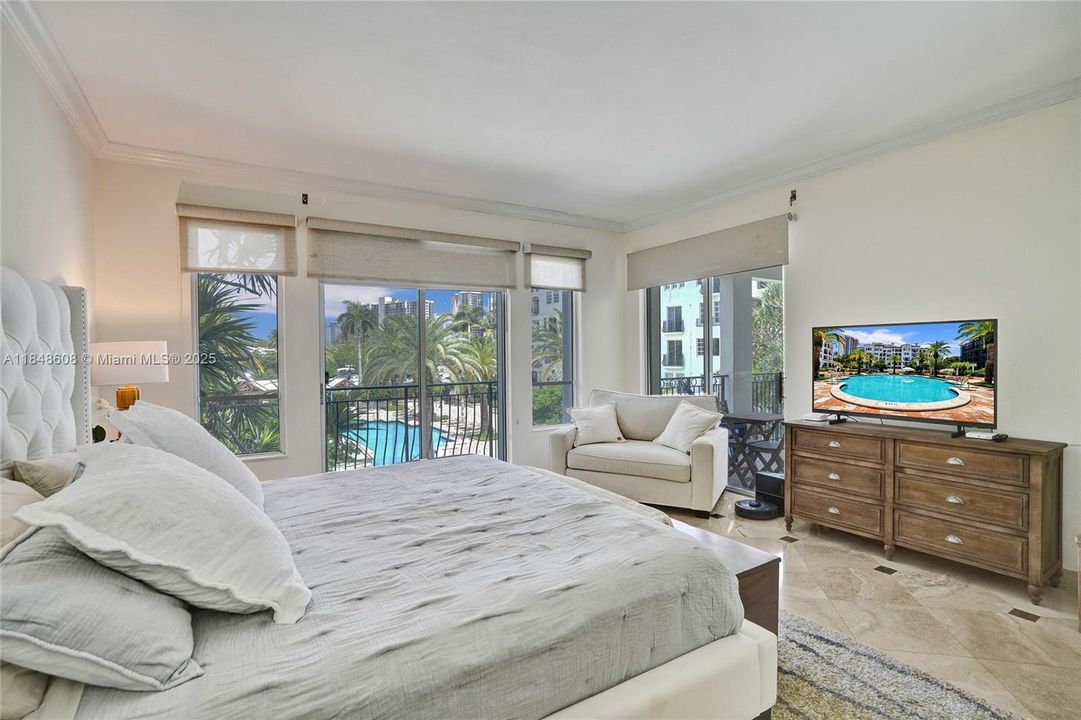 For Sale: $1,200,000 (3 beds, 2 baths, 1945 Square Feet)