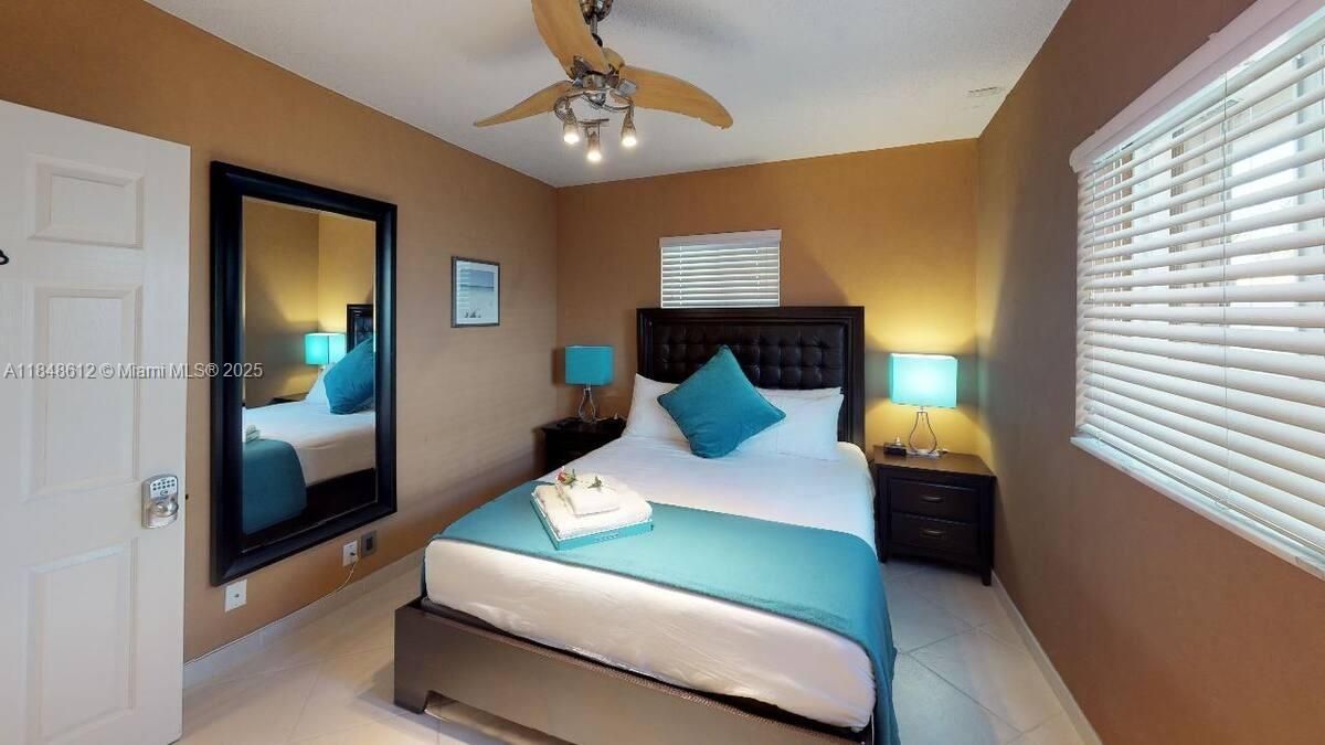 最近租的: $6,500 (5 贝兹, 4 浴室, 2390 平方英尺)