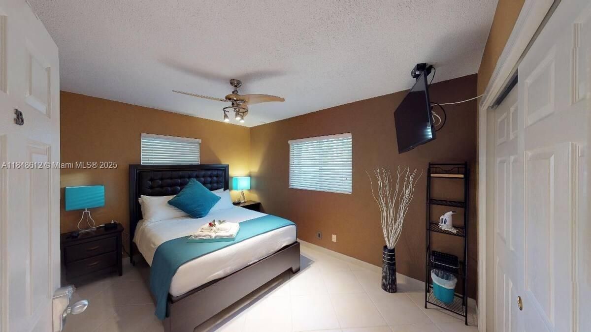 最近租的: $6,500 (5 贝兹, 4 浴室, 2390 平方英尺)