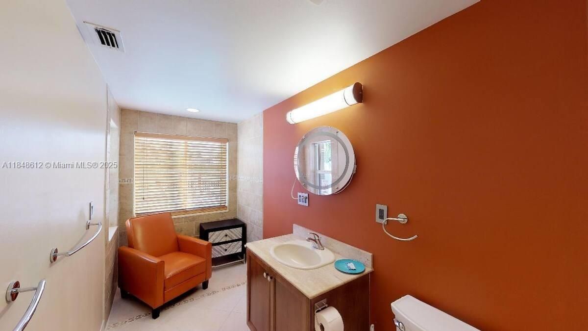 最近租的: $6,500 (5 贝兹, 4 浴室, 2390 平方英尺)