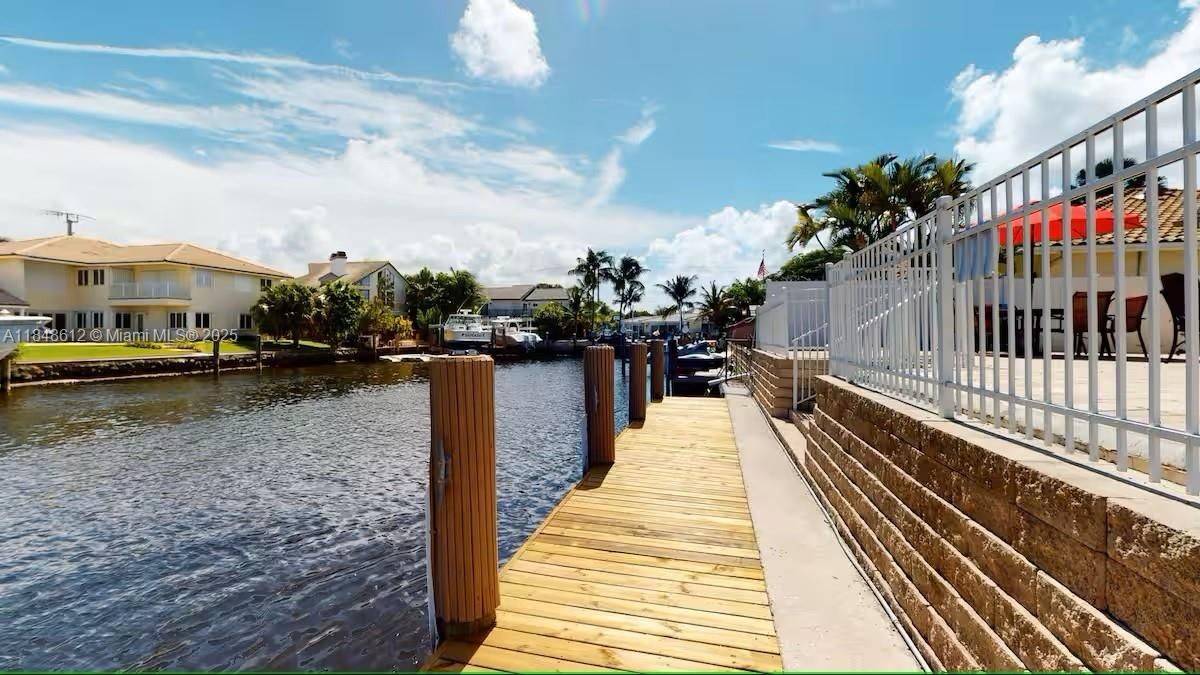 最近租的: $6,500 (5 贝兹, 4 浴室, 2390 平方英尺)