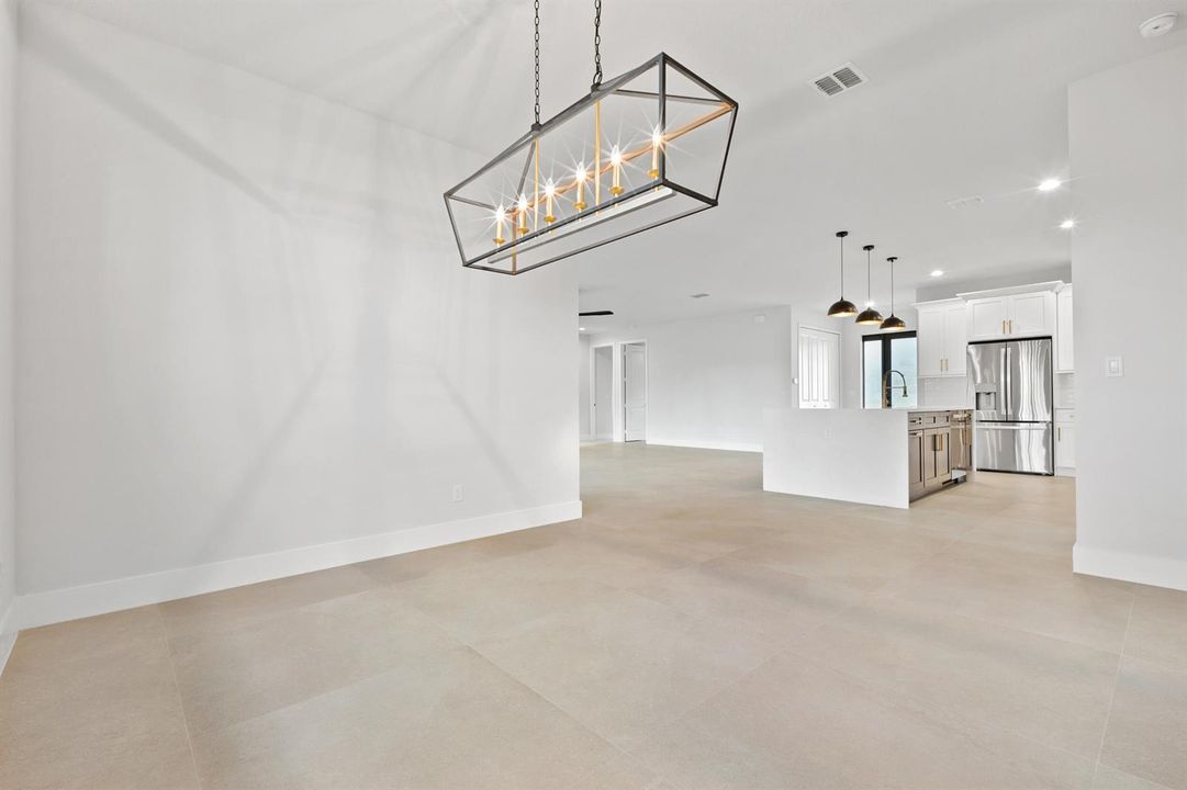 Dining room 4
