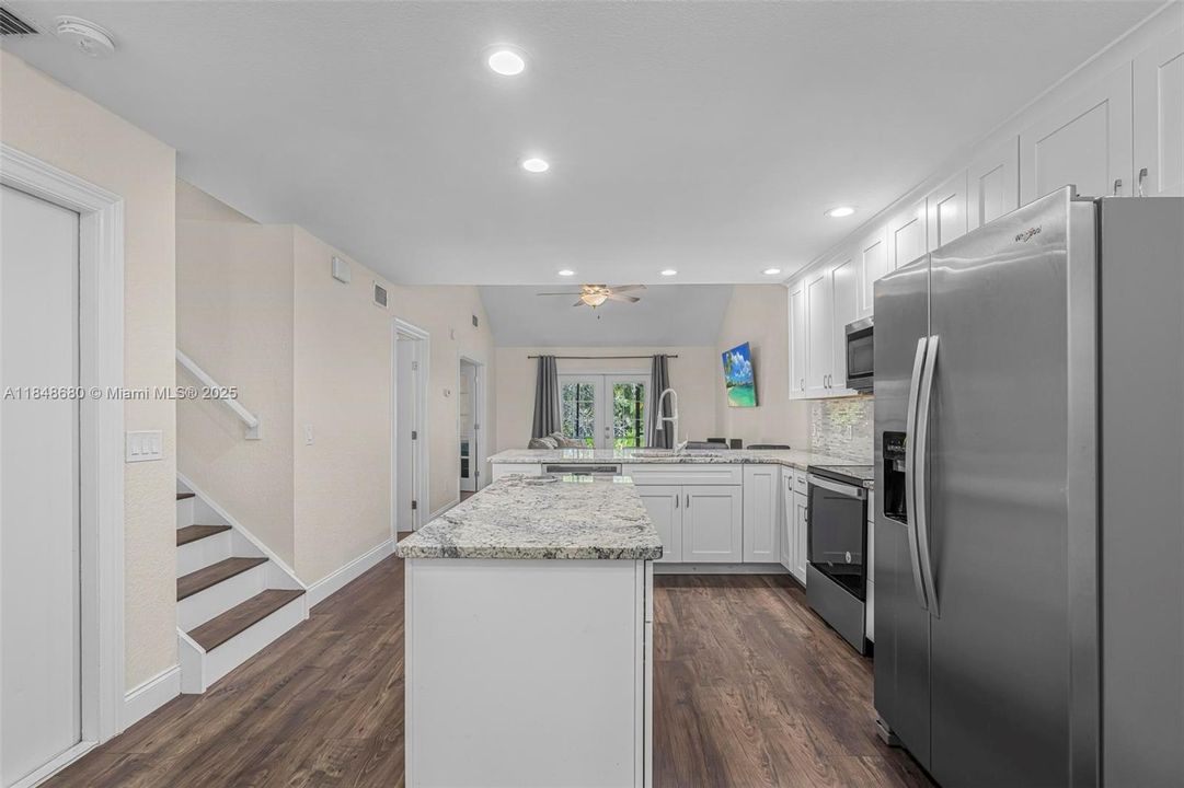 最近售出: $410,000 (2 贝兹, 2 浴室, 1109 平方英尺)