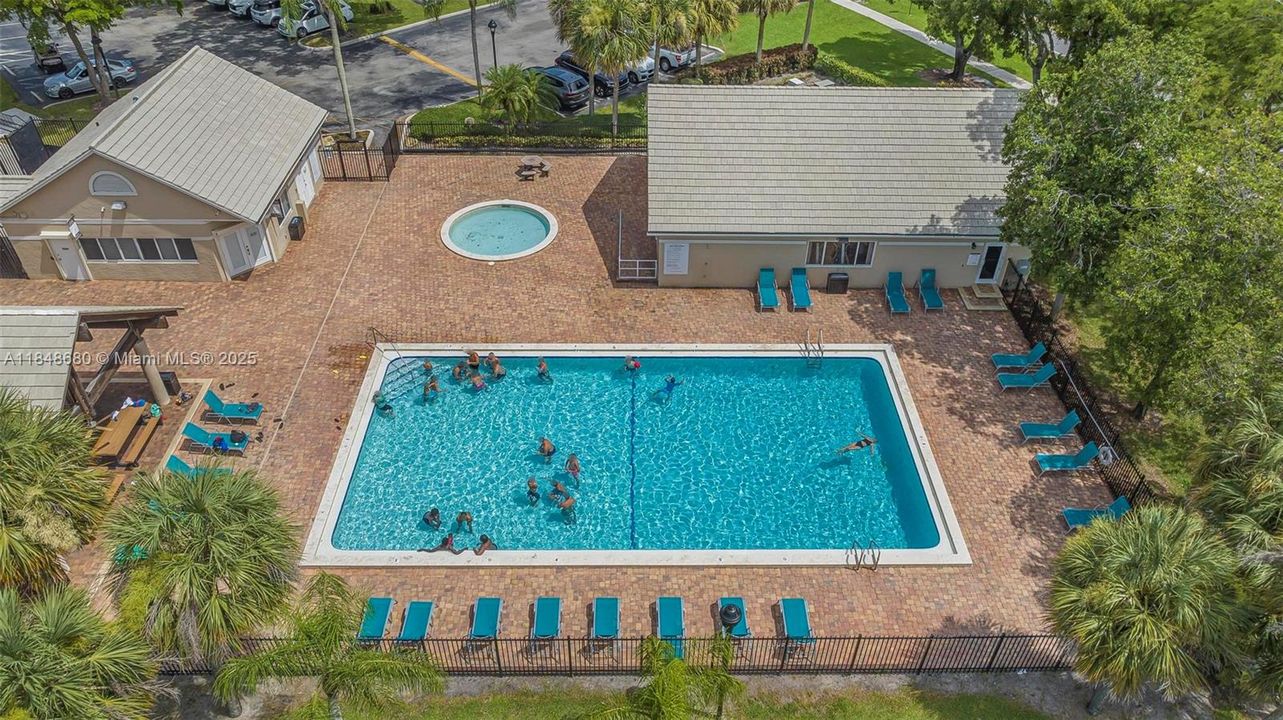 最近售出: $410,000 (2 贝兹, 2 浴室, 1109 平方英尺)