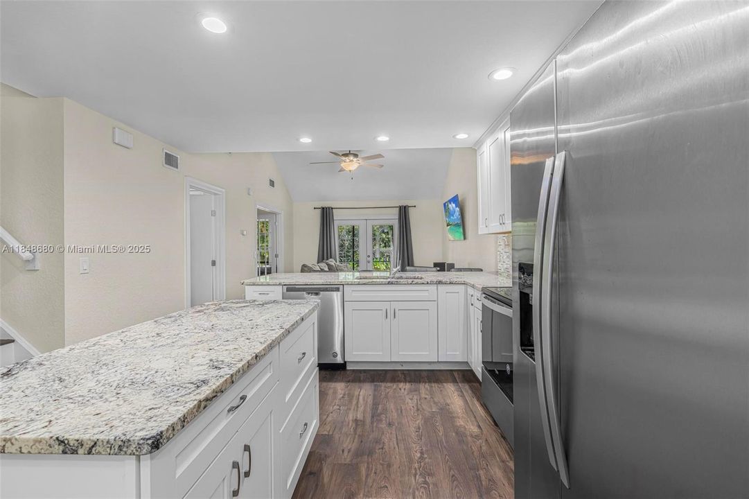 最近售出: $410,000 (2 贝兹, 2 浴室, 1109 平方英尺)