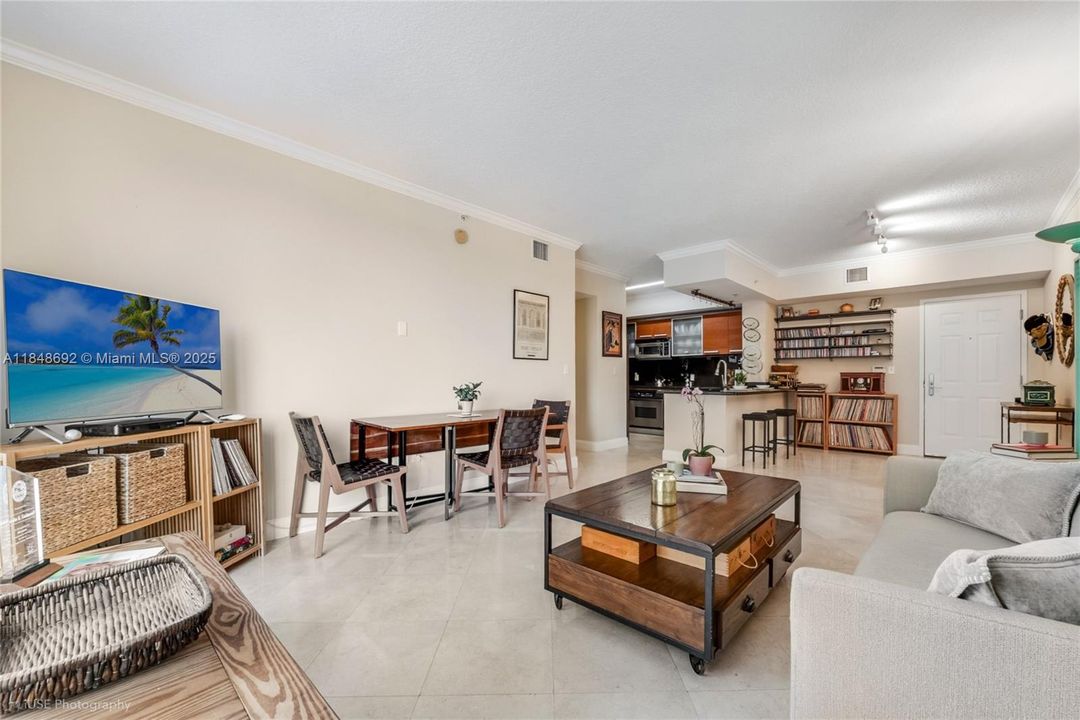 For Sale: $625,000 (3 beds, 2 baths, 1337 Square Feet)