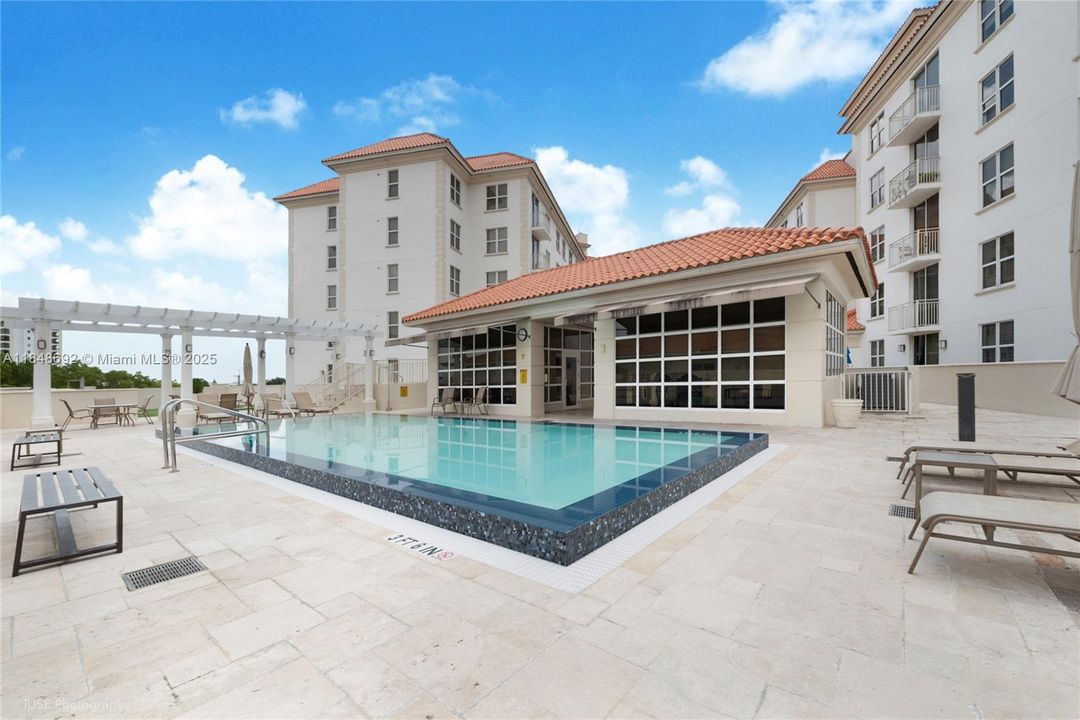 For Sale: $625,000 (3 beds, 2 baths, 1337 Square Feet)