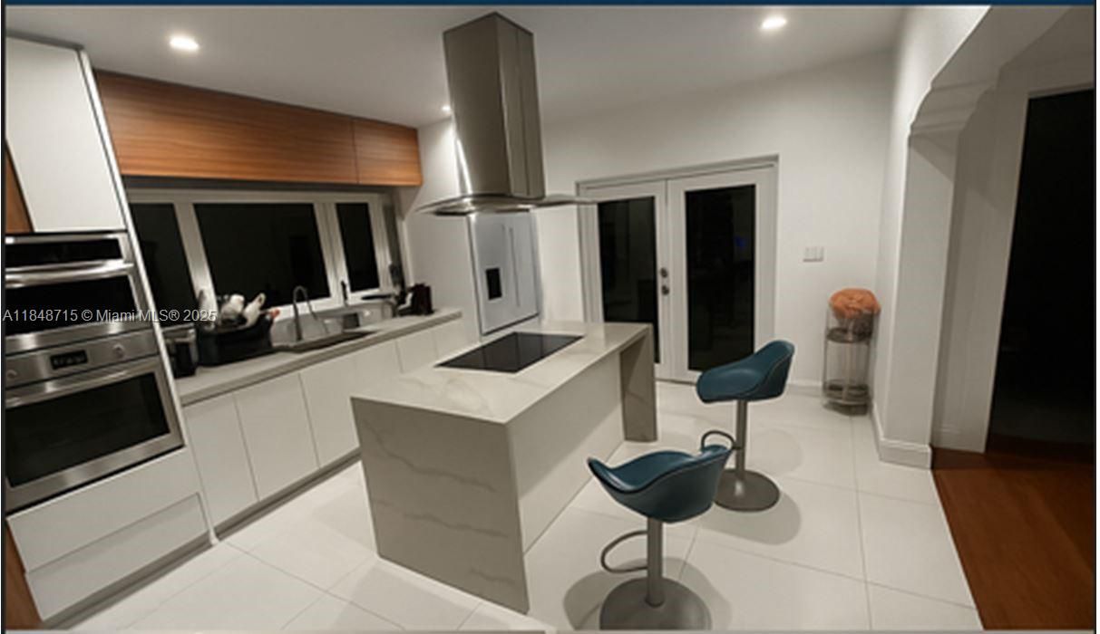 For Sale: $3,000,000 (2 beds, 3 baths, 2043 Square Feet)