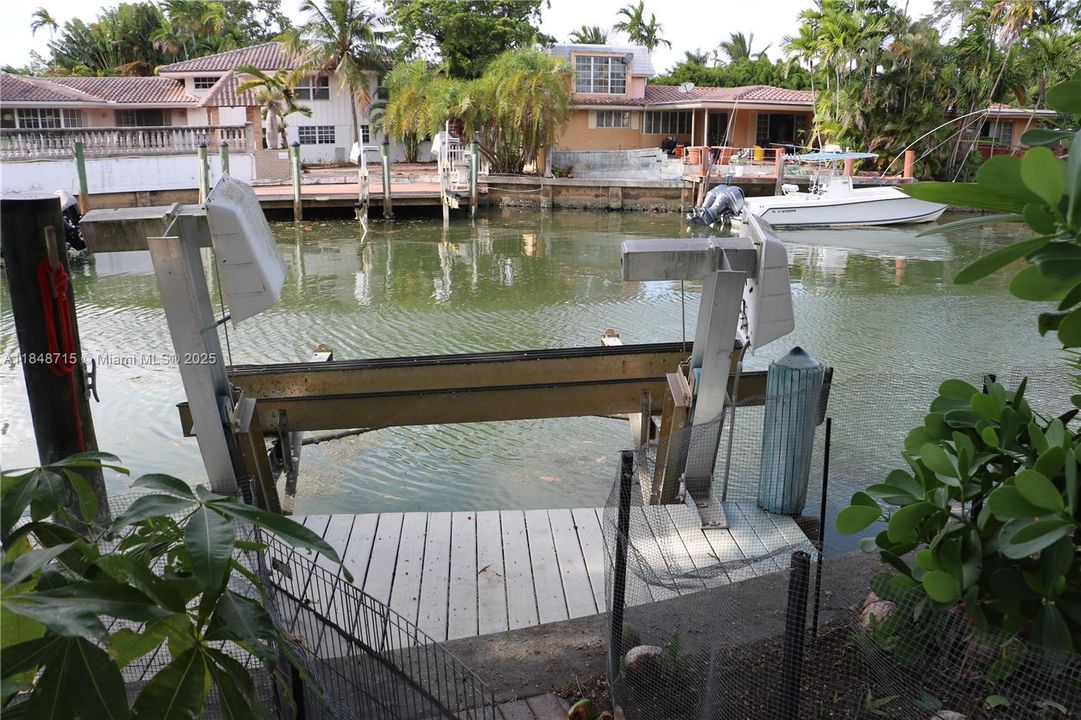 For Sale: $3,000,000 (2 beds, 3 baths, 2043 Square Feet)