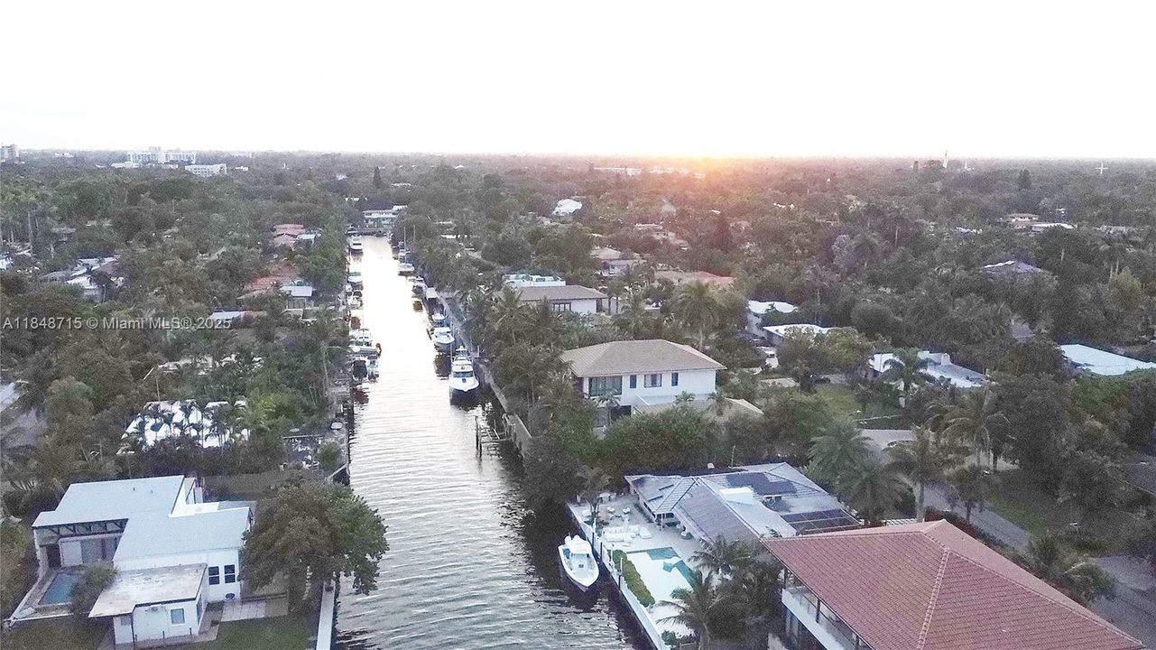 For Sale: $3,000,000 (2 beds, 3 baths, 2043 Square Feet)