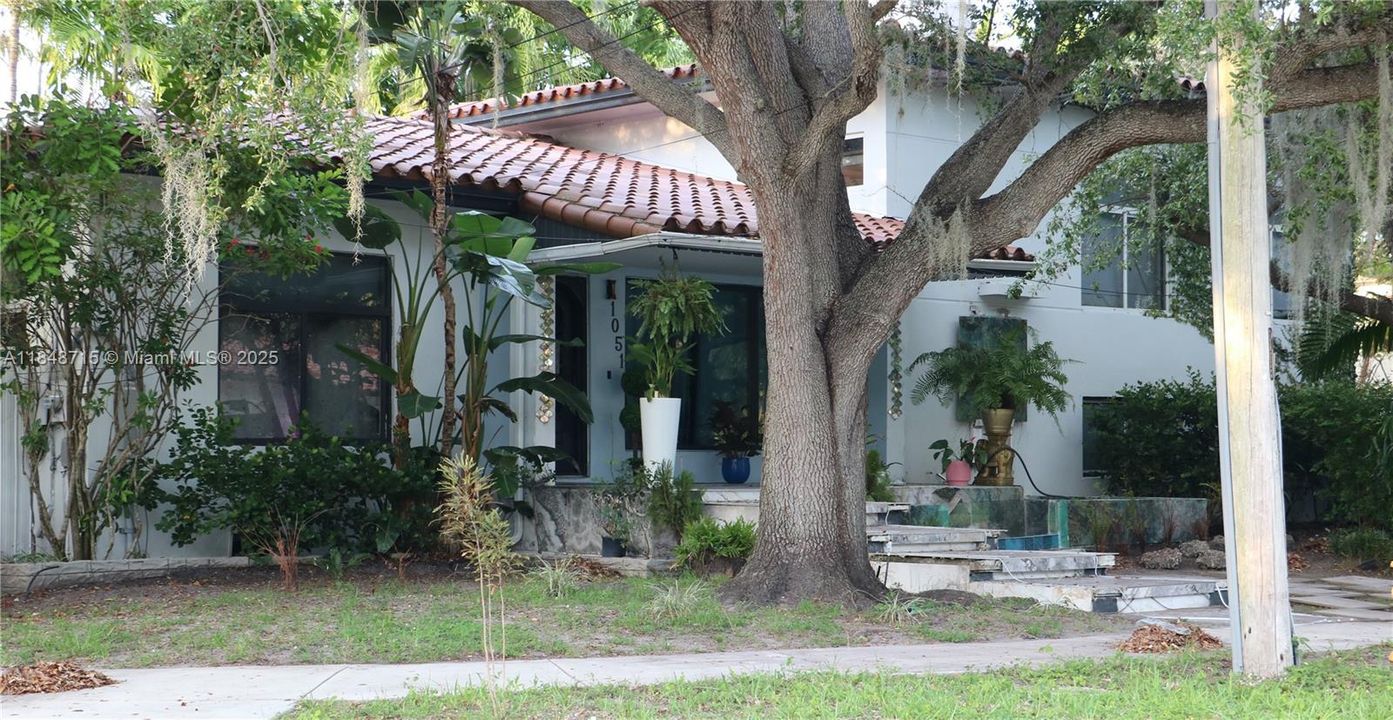 For Sale: $3,000,000 (2 beds, 3 baths, 2043 Square Feet)