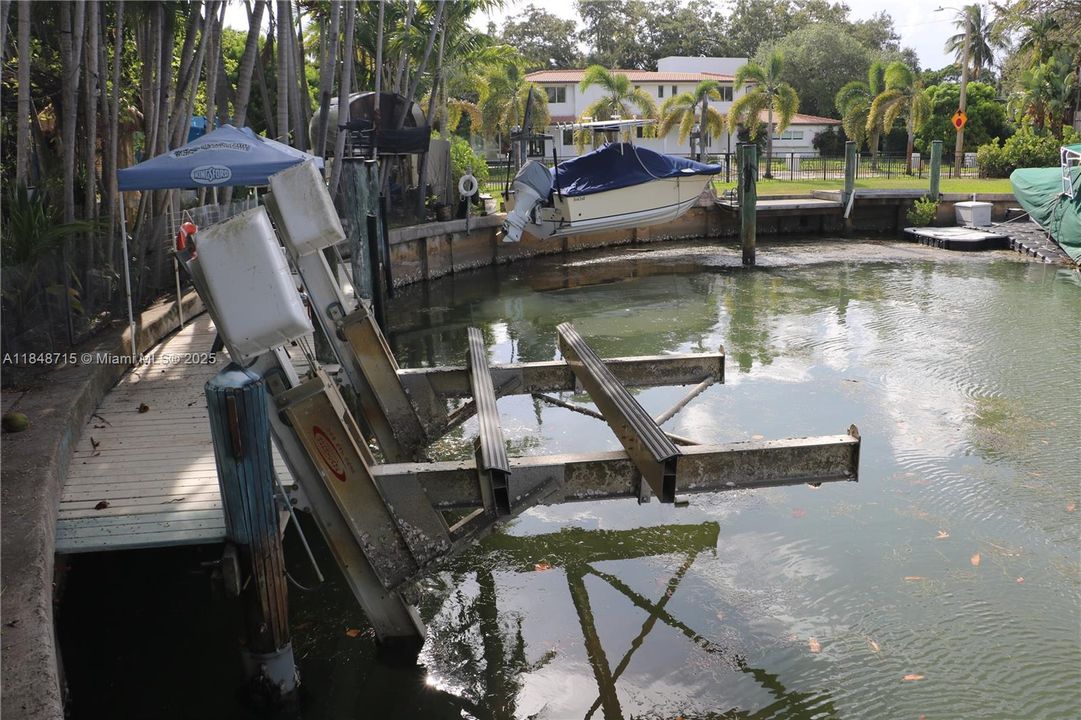 For Sale: $3,000,000 (2 beds, 3 baths, 2043 Square Feet)