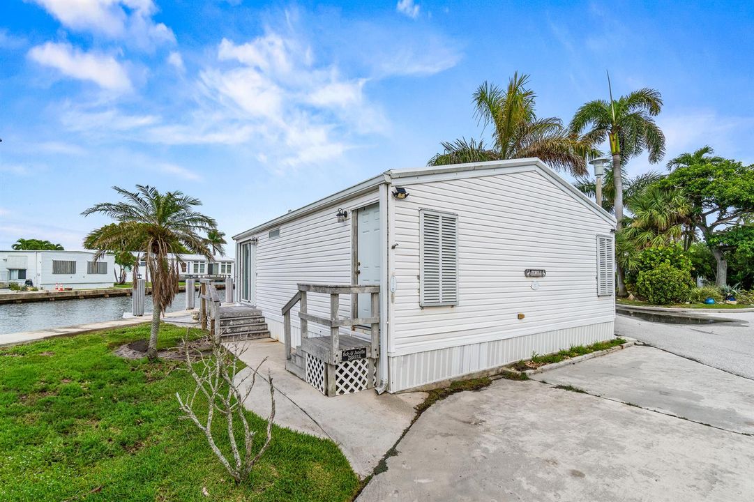 004-207MallardDrive-U-BrinyBreezes-FL-33