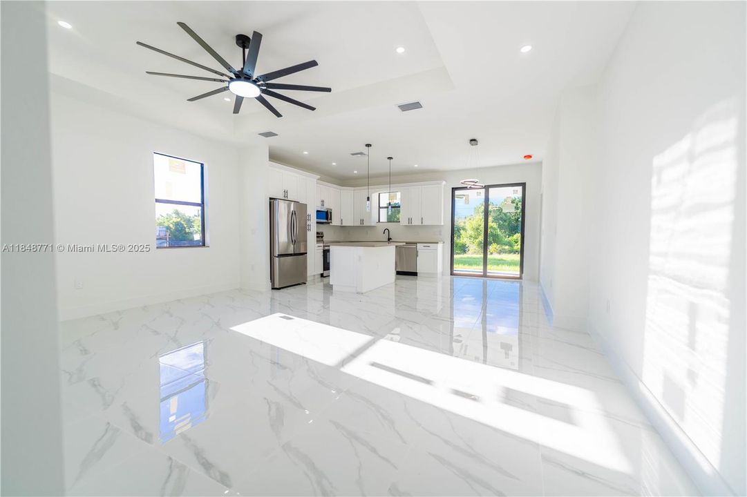 На продажу: $324,900 (3 спален, 2 ванн, 0 Квадратных фут)