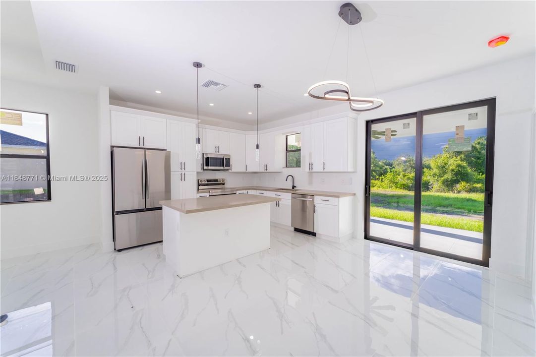 На продажу: $324,900 (3 спален, 2 ванн, 0 Квадратных фут)