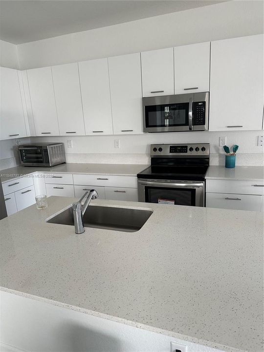 For Sale: $599,900 (3 beds, 2 baths, 1840 Square Feet)