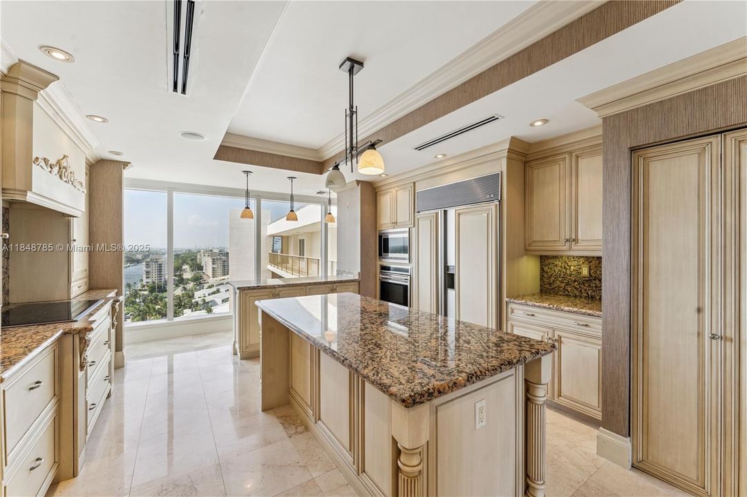 待售: $6,499,000 (5 贝兹, 4 浴室, 7986 平方英尺)