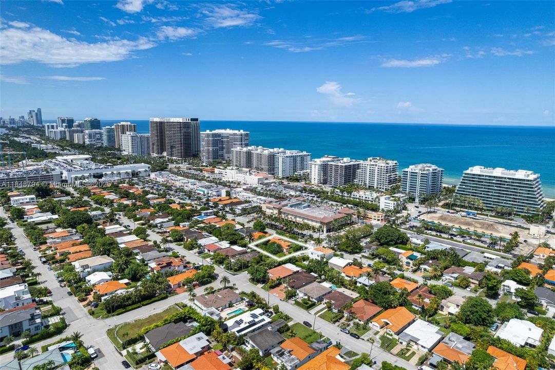 For Sale: $3,299,000 (11,760 sqft)