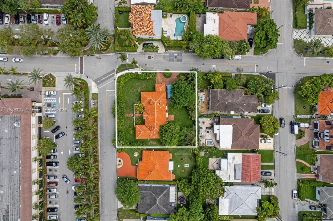 For Sale: $3,299,000 (11,760 sqft)