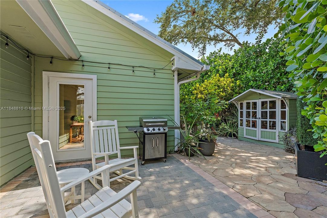 Vendido Recientemente: $729,000 (3 camas, 2 baños, 1670 Pies cuadrados)