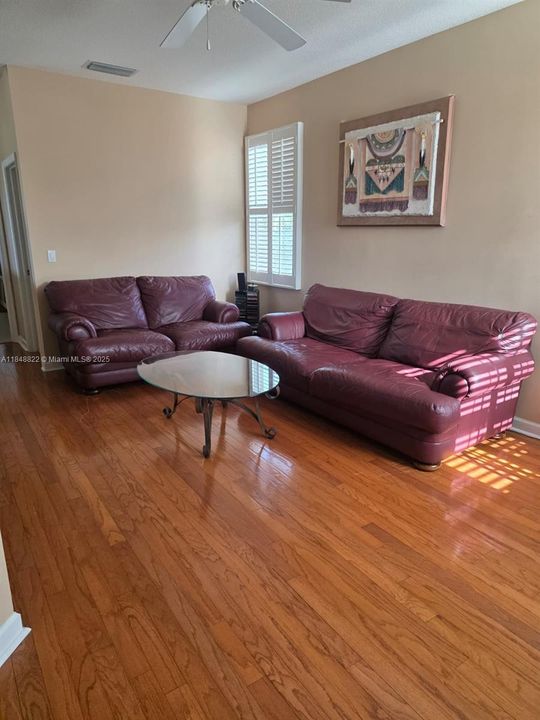 На продажу: $1,199,000 (5 спален, 4 ванн, 3229 Квадратных фут)