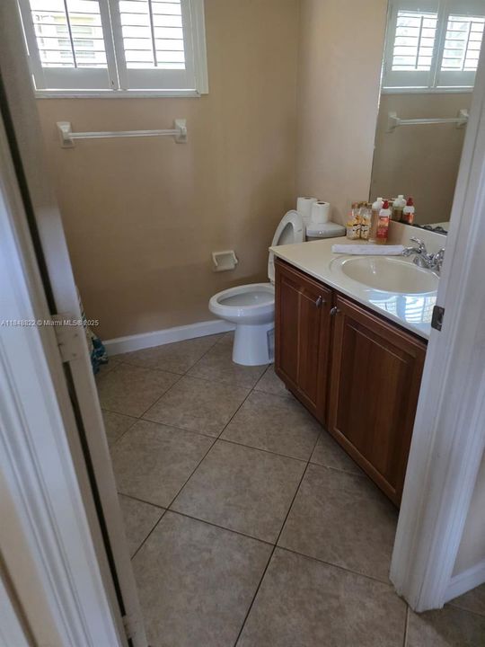 На продажу: $1,199,000 (5 спален, 4 ванн, 3229 Квадратных фут)