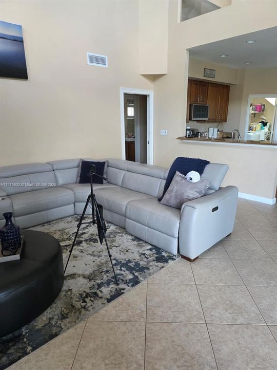 На продажу: $1,199,000 (5 спален, 4 ванн, 3229 Квадратных фут)