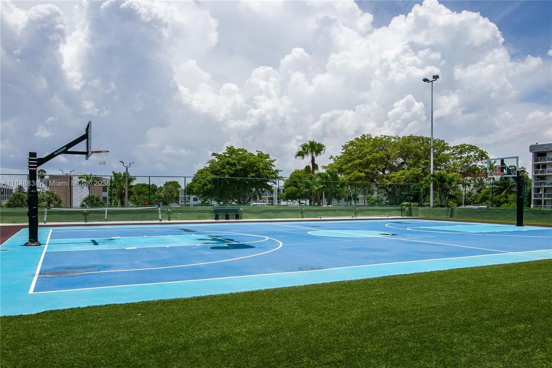 Active With Contract: $195,000 (2 beds, 2 baths, 1950 Square Feet)