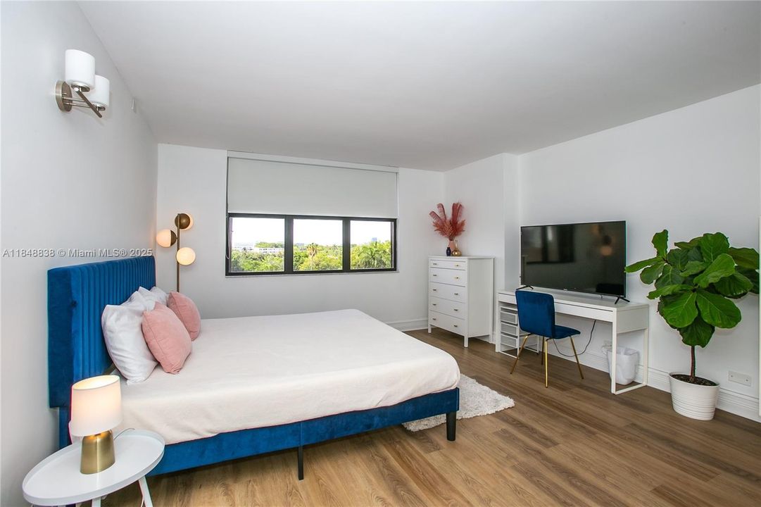 Active With Contract: $195,000 (2 beds, 2 baths, 1950 Square Feet)