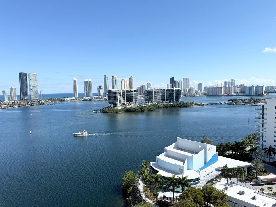 На продажу: $925,000 (3 спален, 3 ванн, 1849 Квадратных фут)