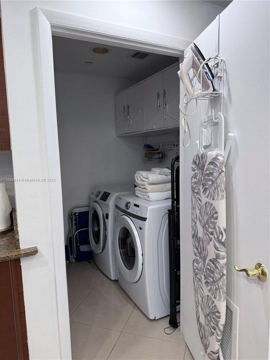 На продажу: $925,000 (3 спален, 3 ванн, 1849 Квадратных фут)