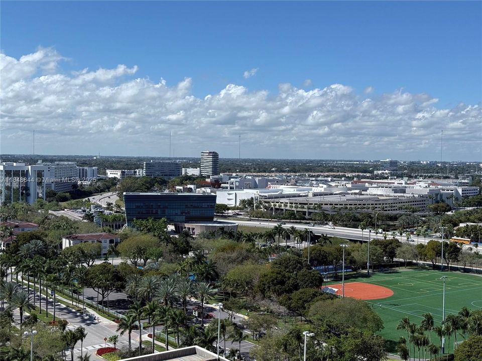 На продажу: $925,000 (3 спален, 3 ванн, 1849 Квадратных фут)