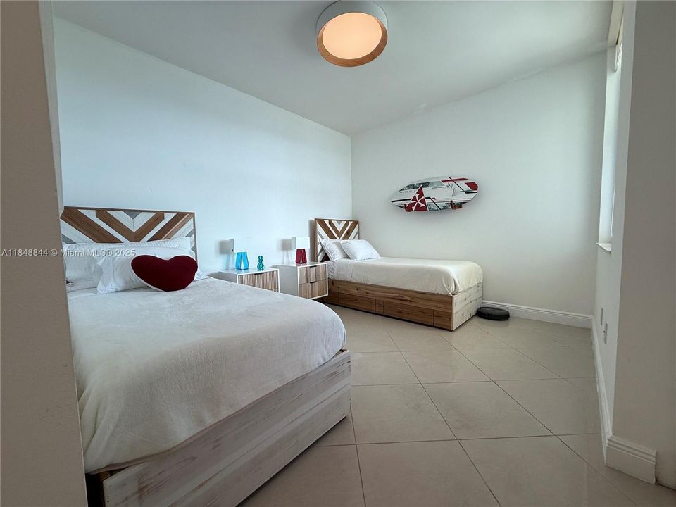 На продажу: $925,000 (3 спален, 3 ванн, 1849 Квадратных фут)