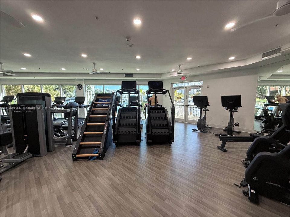 На продажу: $925,000 (3 спален, 3 ванн, 1849 Квадратных фут)