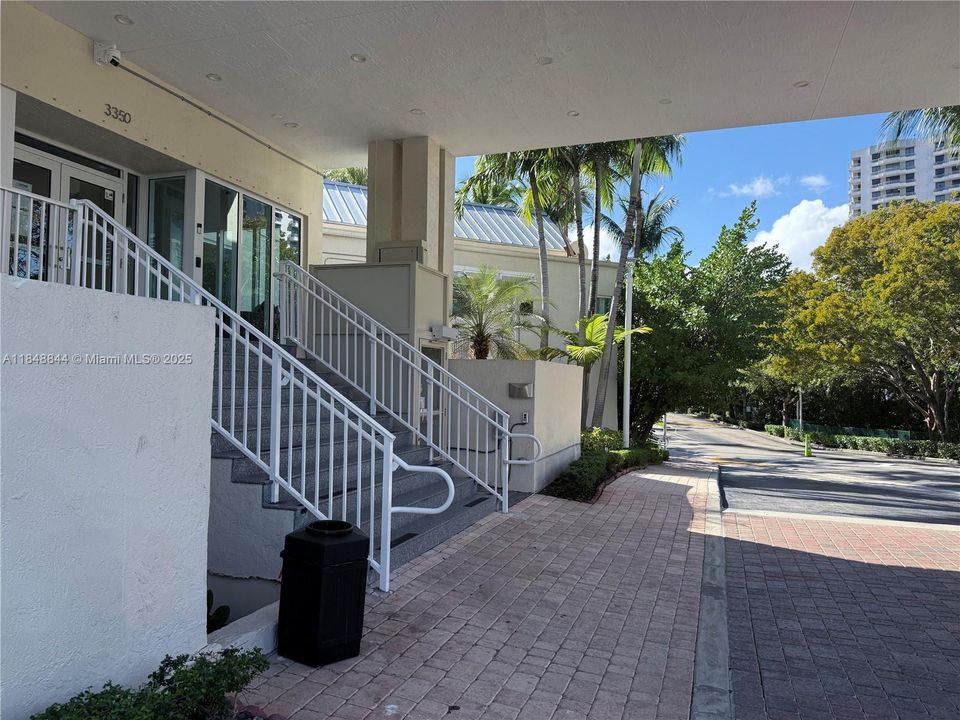 На продажу: $925,000 (3 спален, 3 ванн, 1849 Квадратных фут)