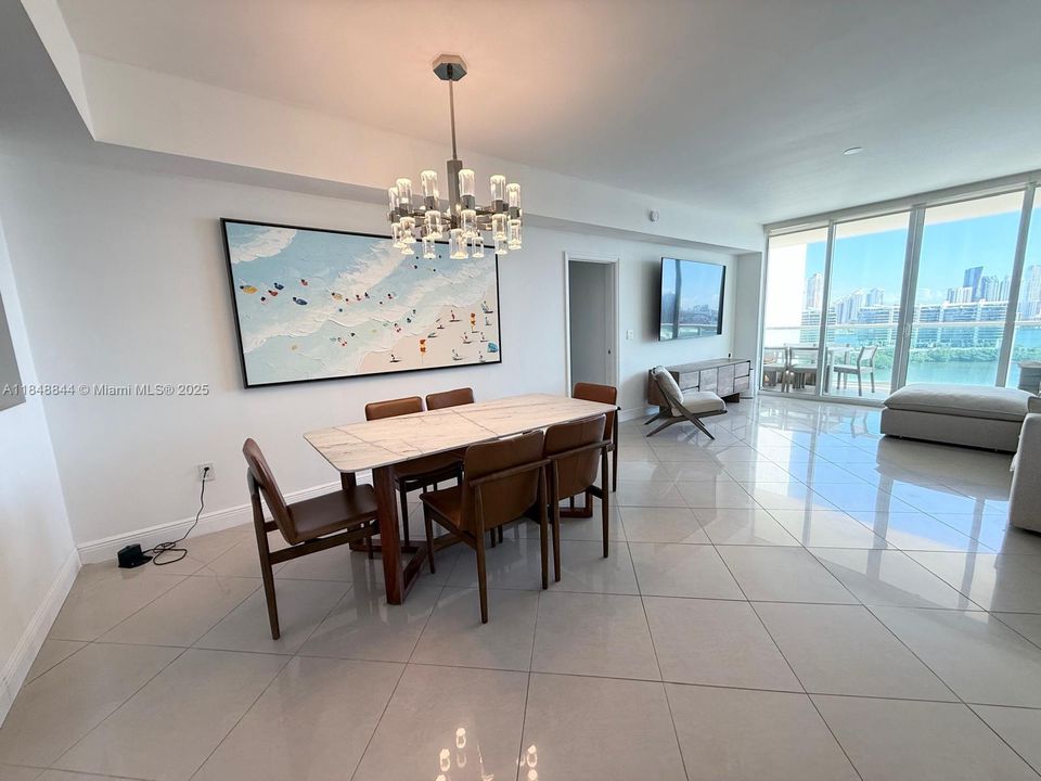 На продажу: $925,000 (3 спален, 3 ванн, 1849 Квадратных фут)