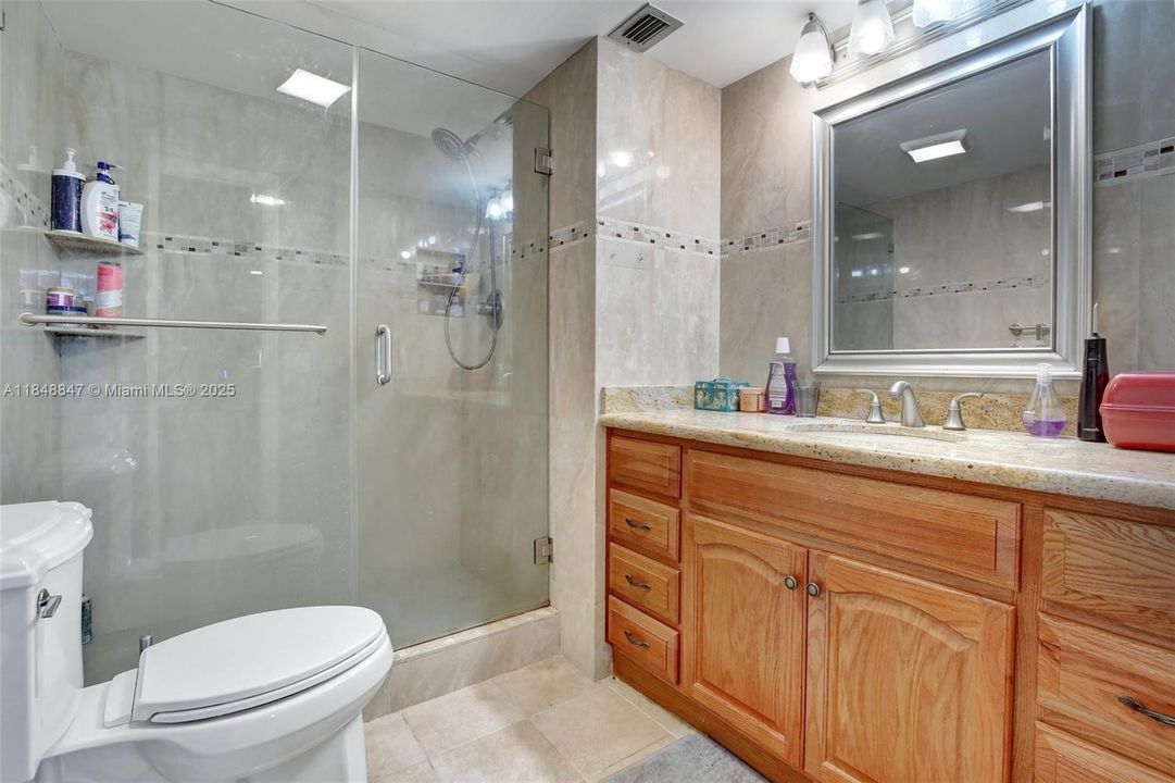 待售: $220,000 (2 贝兹, 2 浴室, 1140 平方英尺)